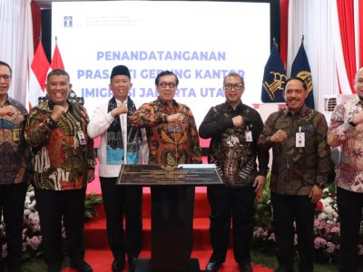 Yasonna H. Laoly Tandatangani Prasasti Pembangunan Gedung Kanim Kelas I  TPI Jakarta Utara