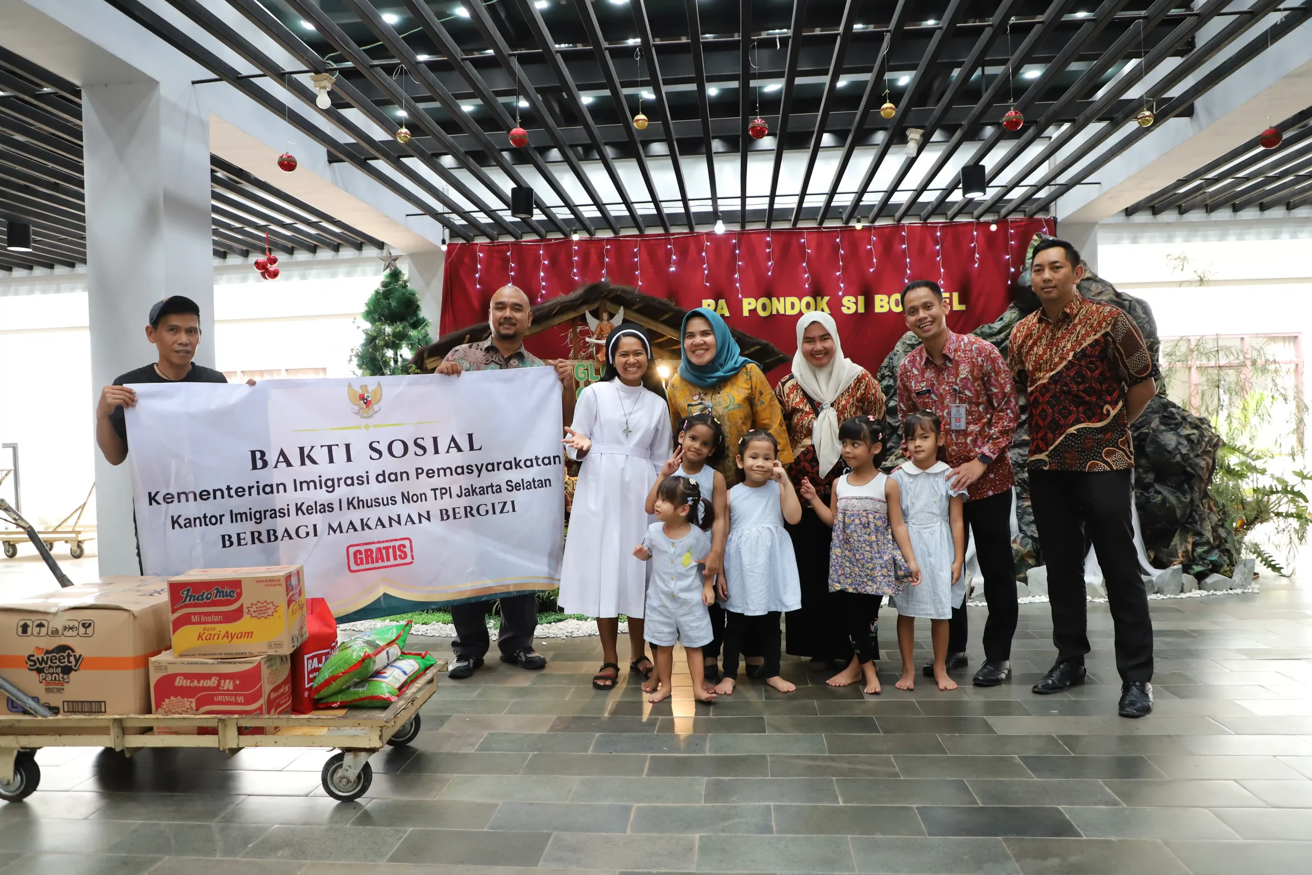 Kegiatan Jum’at Berkah Kantor Imigrasi Jakarta Selatan di Panti Asuhan Pondok Si Boncel