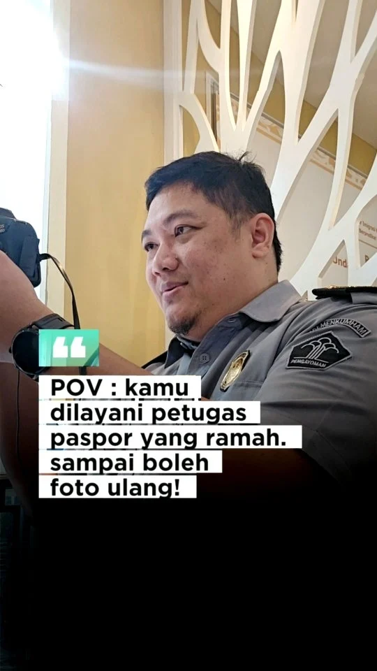Bukan matahari, bila tak menyinari
Bukan kuntum bunga, bila tiada mewangi,
Dan bukanlah Kanim Jaksel, bila tidak sepenuh hati😊
Kanim Jaksel Siap memberikan pelayanan terbaiknya Kepada Masyarakat. Bila Sahanat ada yang ditanyakan jangan ragu hubungi sosial media kami ya..😃
Kanim Jaksel, We Serve You Like A Sultan!